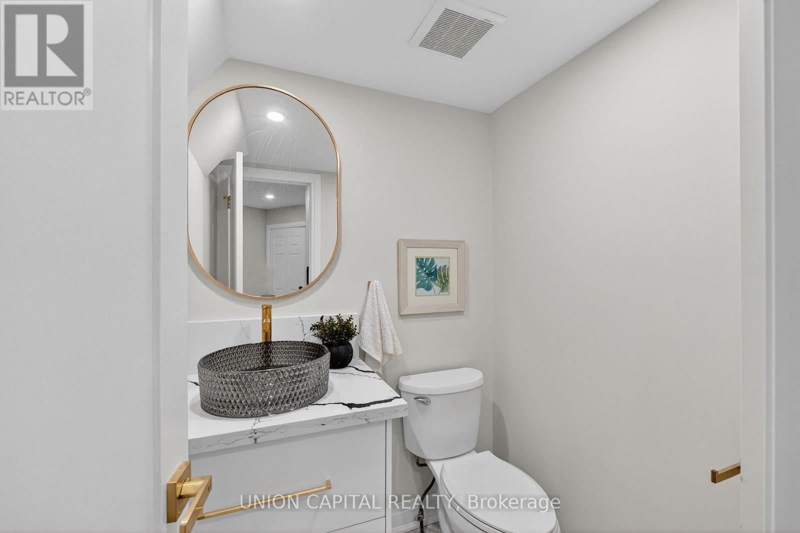 45 Chilmar Crescent, Vaughan, Ontario  L4J 6Y5 - Photo 5 - N12699834