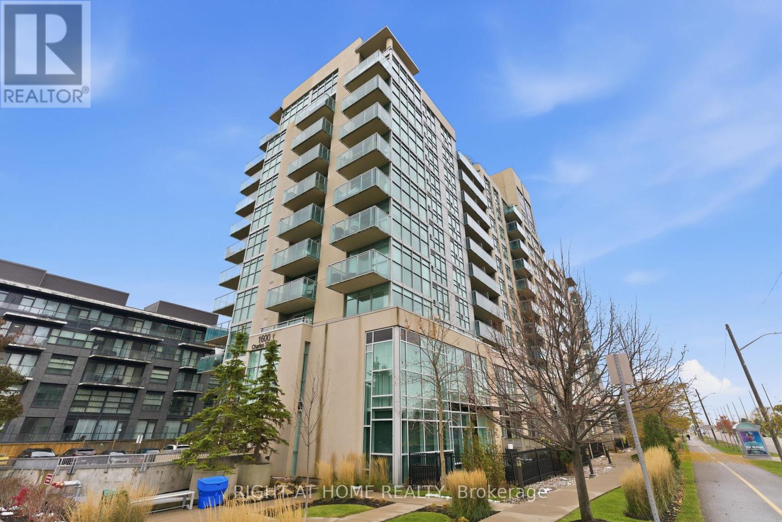 711 - 1600 Charles Street, Whitby, Ontario  L1N 0G4 - Photo 2 - E12542332