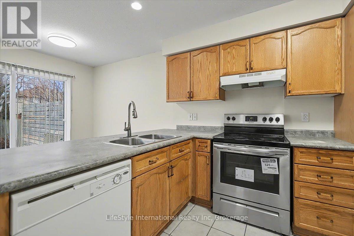 3 Sandcreek Lane, Guelph (Grange Road), Ontario  N1E 7K7 - Photo 11 - X12699936