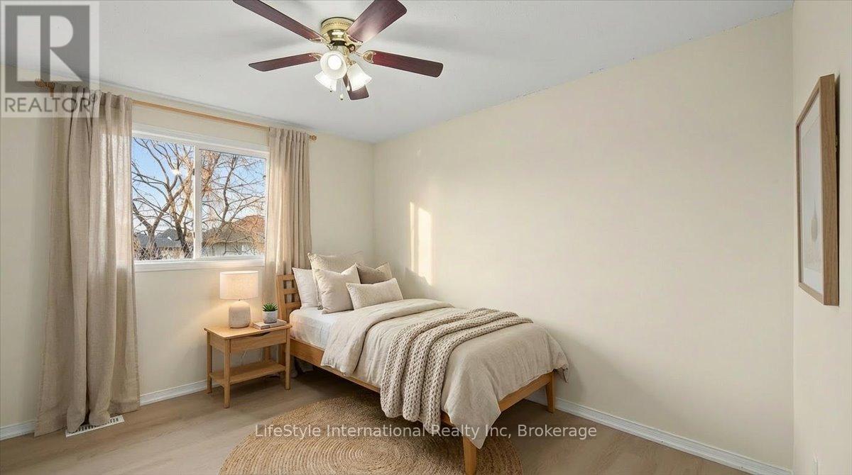 3 Sandcreek Lane, Guelph (Grange Road), Ontario  N1E 7K7 - Photo 15 - X12699936