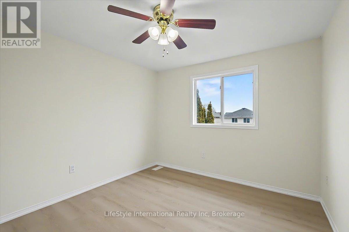 3 Sandcreek Lane, Guelph (Grange Road), Ontario  N1E 7K7 - Photo 18 - X12699936