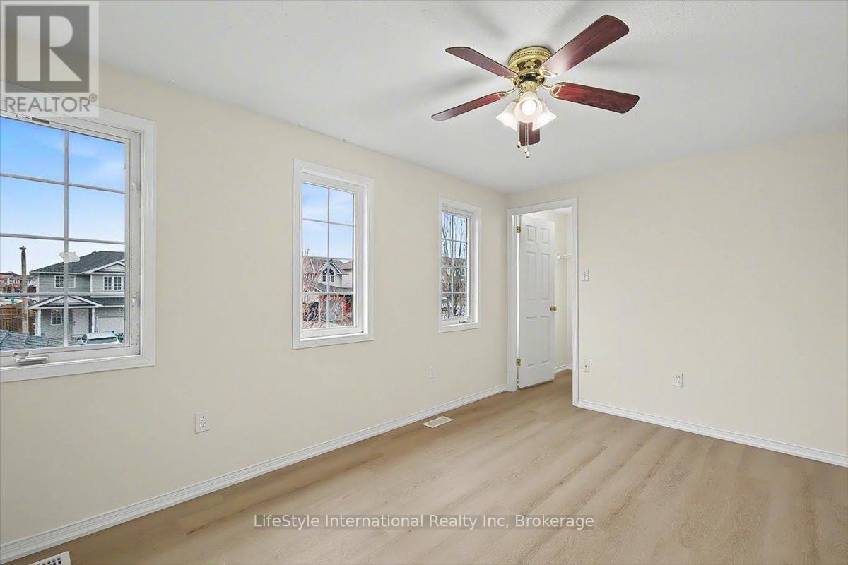 3 Sandcreek Lane, Guelph (Grange Road), Ontario  N1E 7K7 - Photo 20 - X12699936