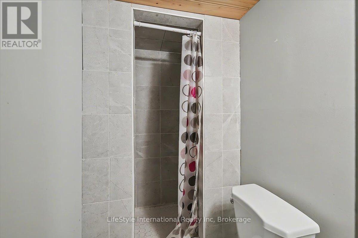 3 Sandcreek Lane, Guelph (Grange Road), Ontario  N1E 7K7 - Photo 25 - X12699936