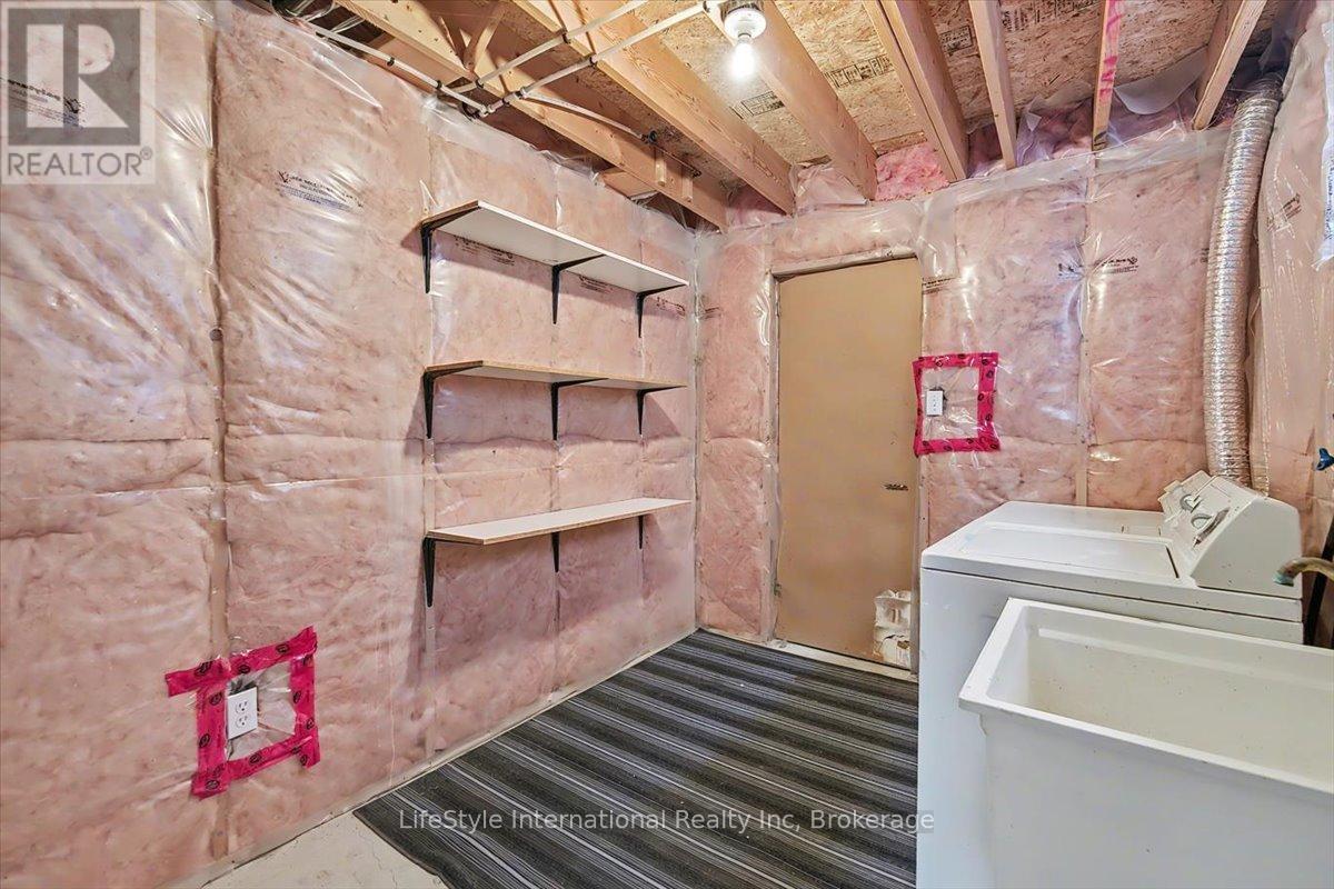 3 Sandcreek Lane, Guelph (Grange Road), Ontario  N1E 7K7 - Photo 26 - X12699936