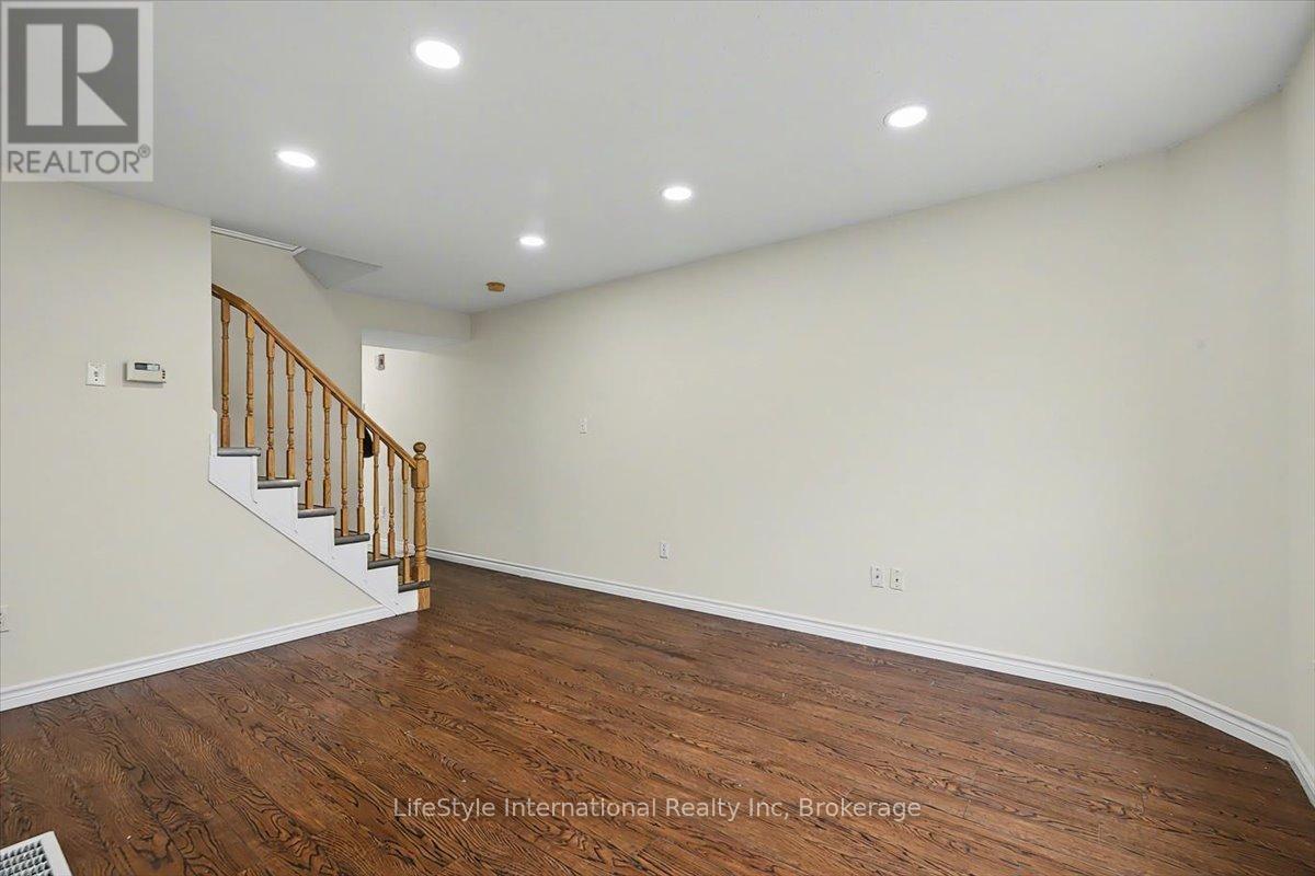 3 Sandcreek Lane, Guelph (Grange Road), Ontario  N1E 7K7 - Photo 9 - X12699936