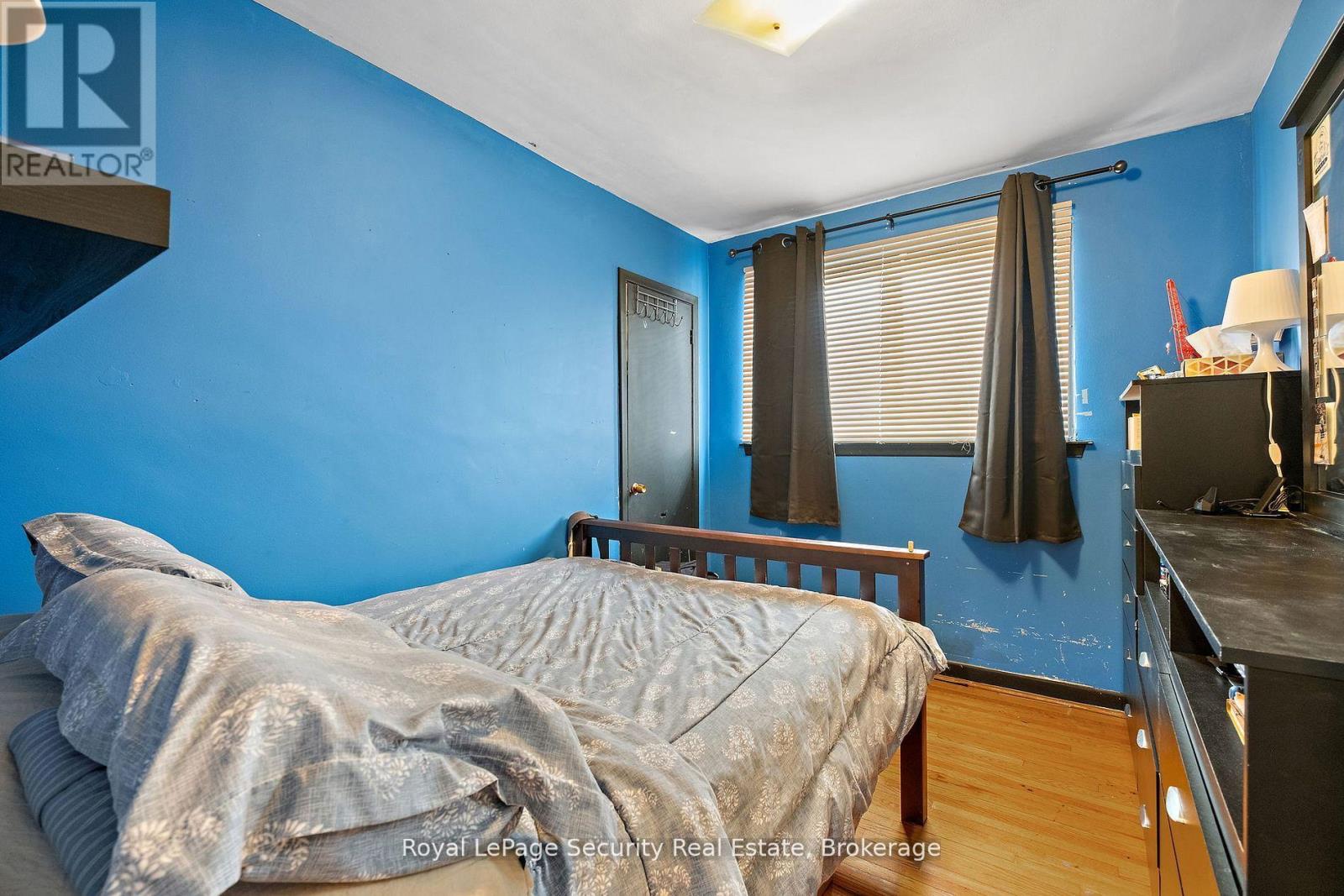 27 Belleglade Court, Toronto, Ontario  M9M 2W3 - Photo 6 - W12699750