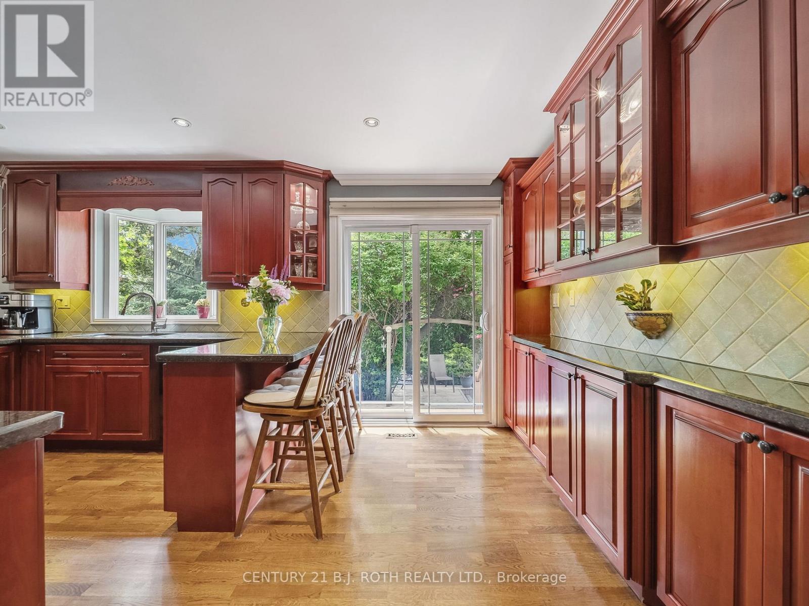 18 Claypine Trail, Brampton, Ontario  L6V 3L9 - Photo 10 - W12699764