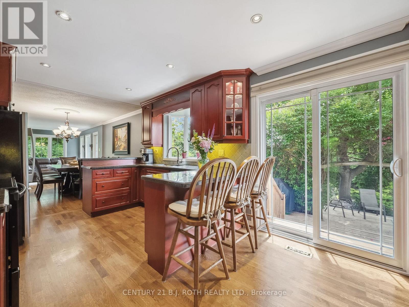 18 Claypine Trail, Brampton, Ontario  L6V 3L9 - Photo 8 - W12699764