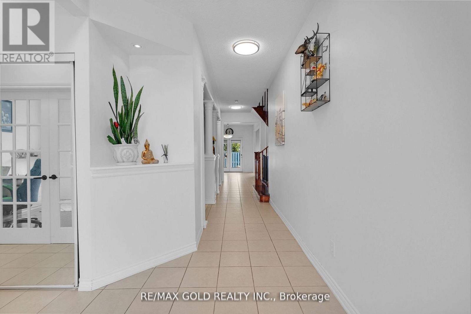 39 Darren Road, Brampton, Ontario  L6P 1Z5 - Photo 10 - W12699774