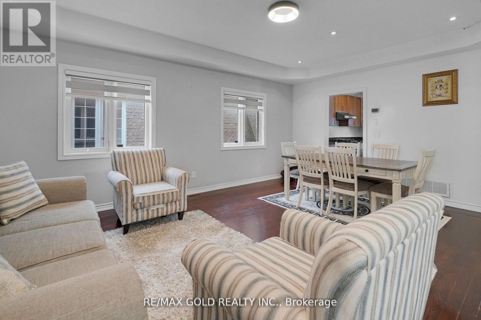 39 Darren Road, Brampton, Ontario  L6P 1Z5 - Photo 11 - W12699774