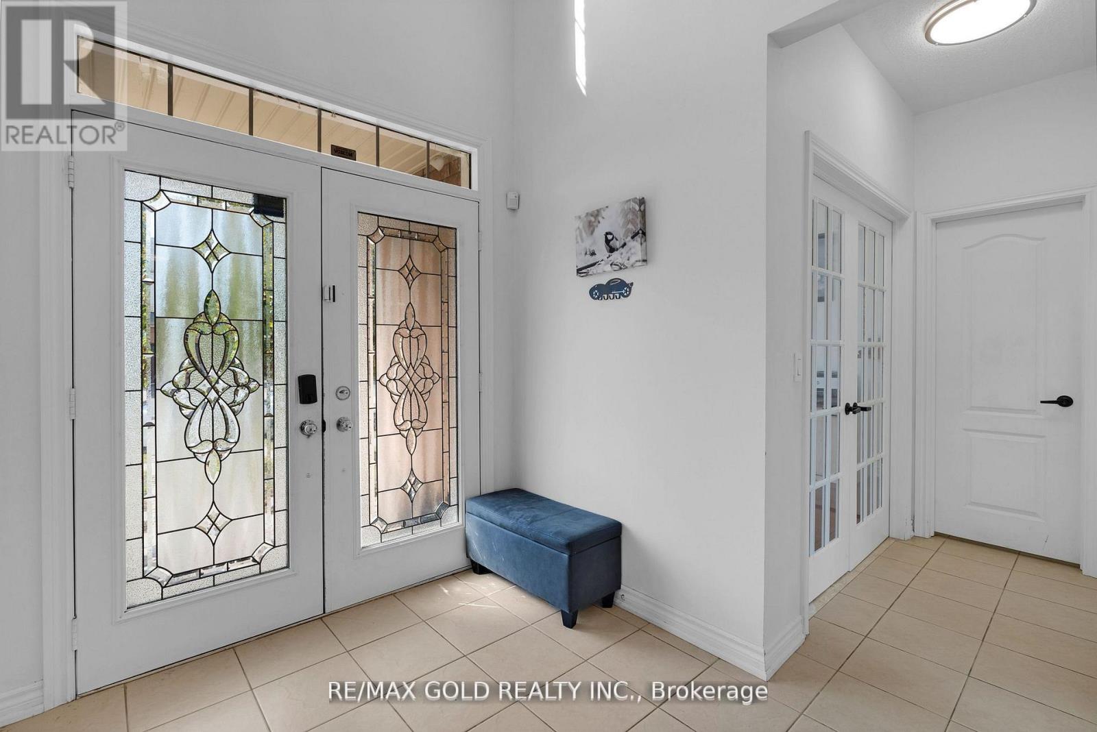 39 Darren Road, Brampton, Ontario  L6P 1Z5 - Photo 9 - W12699774