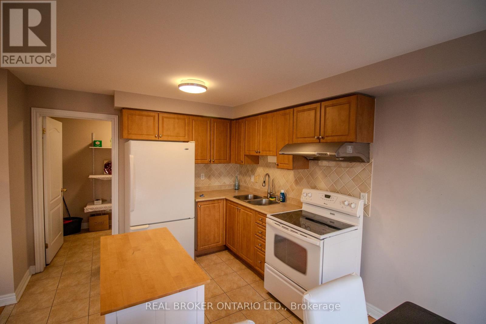 Main - 2 Sir Jacobs Crescent, Brampton, Ontario  L7A 3T4 - Photo 3 - W12699788