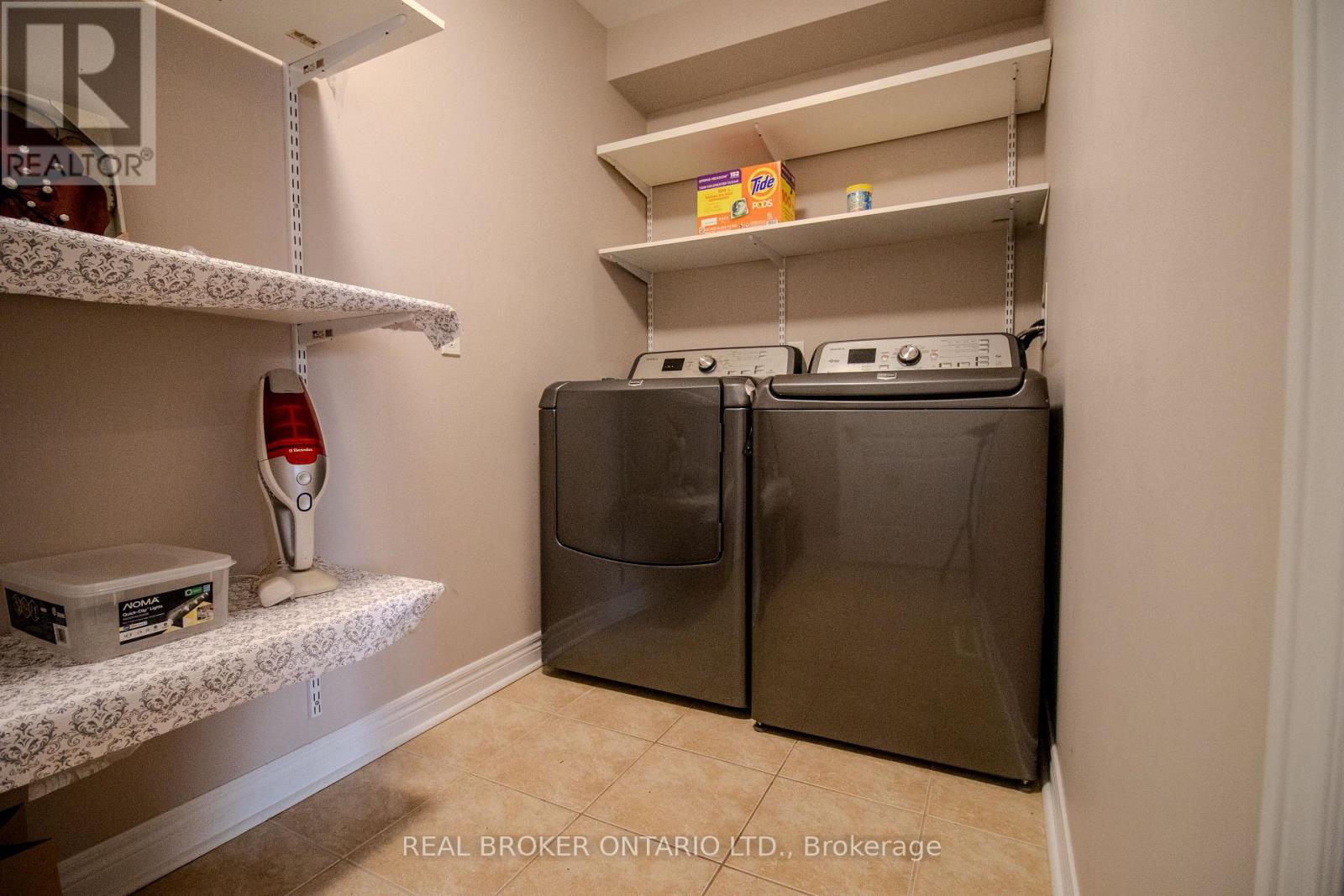 Main - 2 Sir Jacobs Crescent, Brampton, Ontario  L7A 3T4 - Photo 9 - W12699788