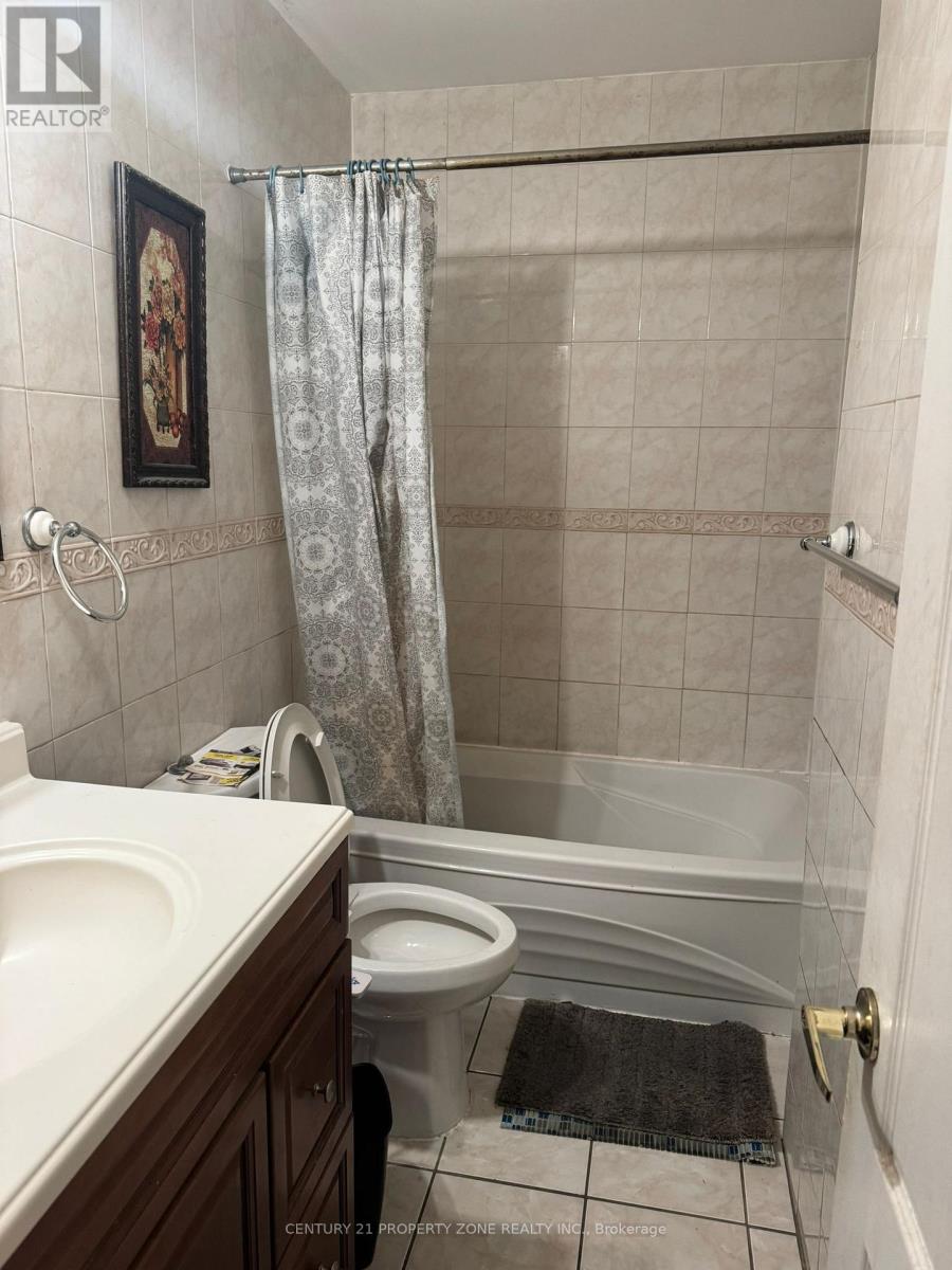 7294 Shallford Road E, Mississauga, Ontario  L4T 2P7 - Photo 12 - W12699808