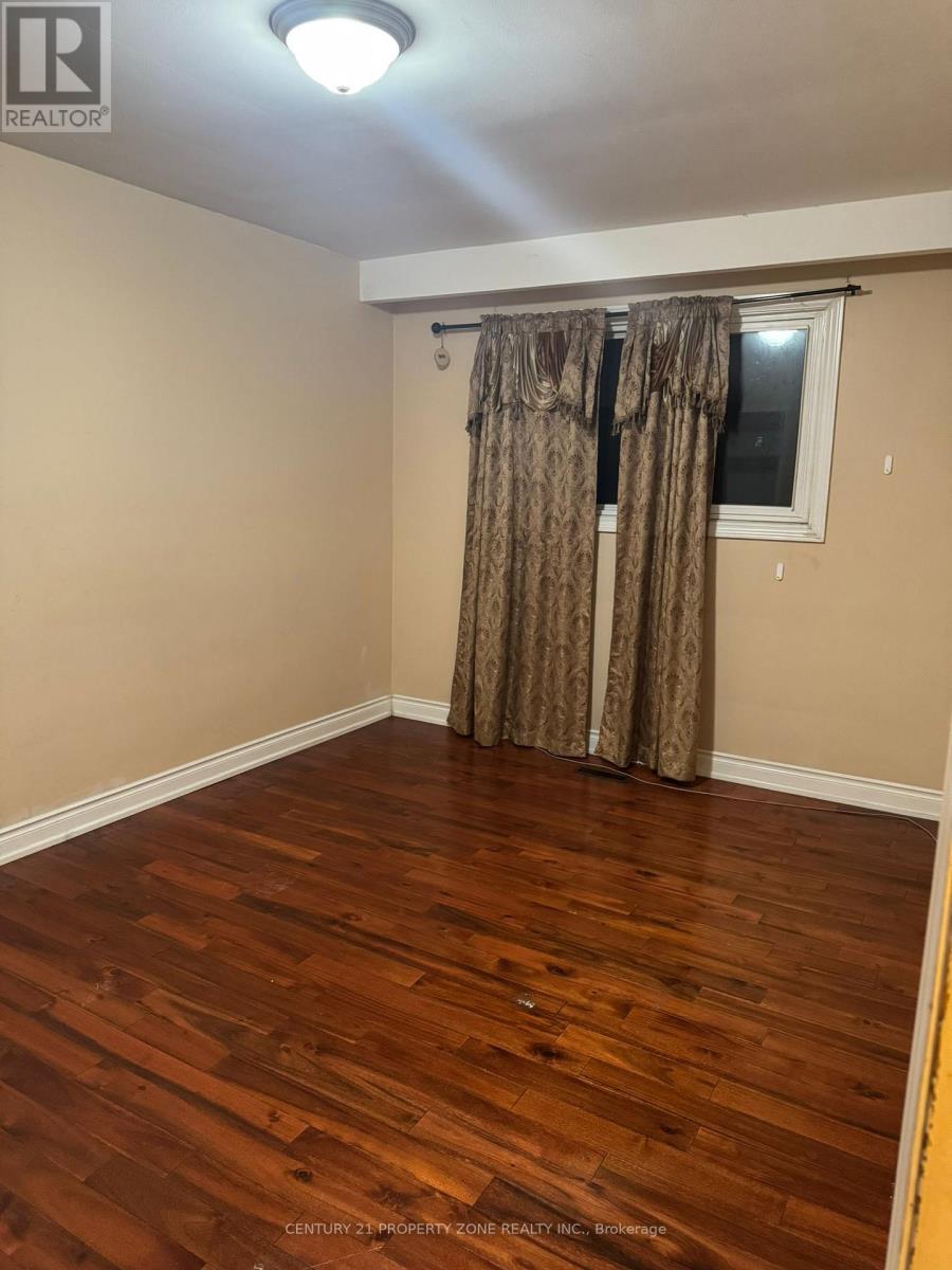 7294 Shallford Road E, Mississauga, Ontario  L4T 2P7 - Photo 7 - W12699808