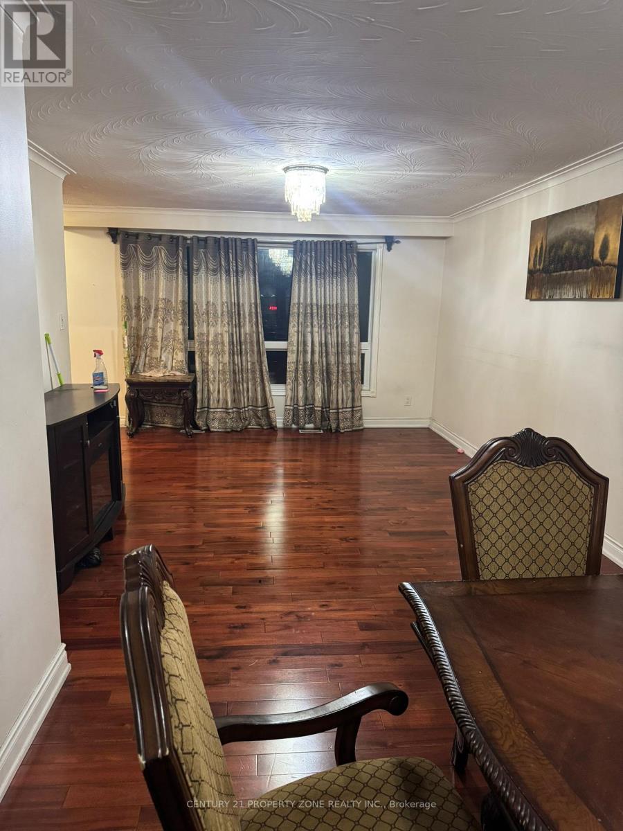 7294 Shallford Road E, Mississauga, Ontario  L4T 2P7 - Photo 9 - W12699808