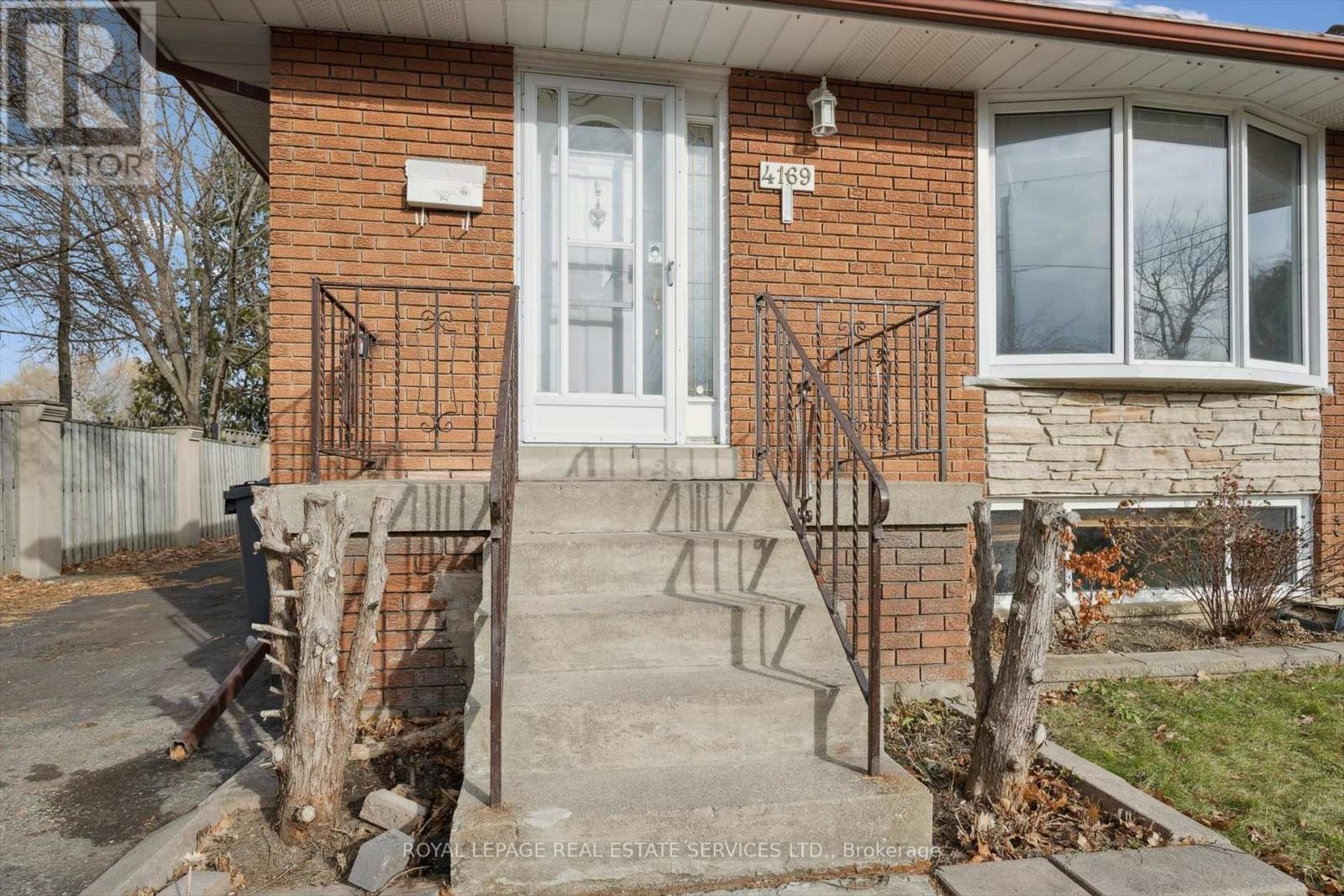 4169 Wilcox Road, Mississauga, Ontario  L4Z 1B9 - Photo 3 - W12699814