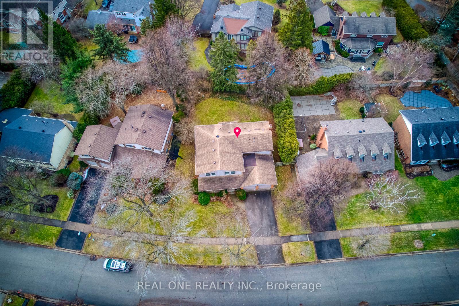 284 Beechfield Road, Oakville, Ontario  L6J 5H7 - Photo 3 - W12699826