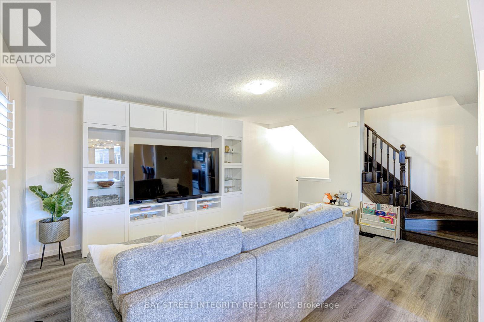 1033 Stemman Place, Milton, Ontario  L9T 8R1 - Photo 11 - W12699846