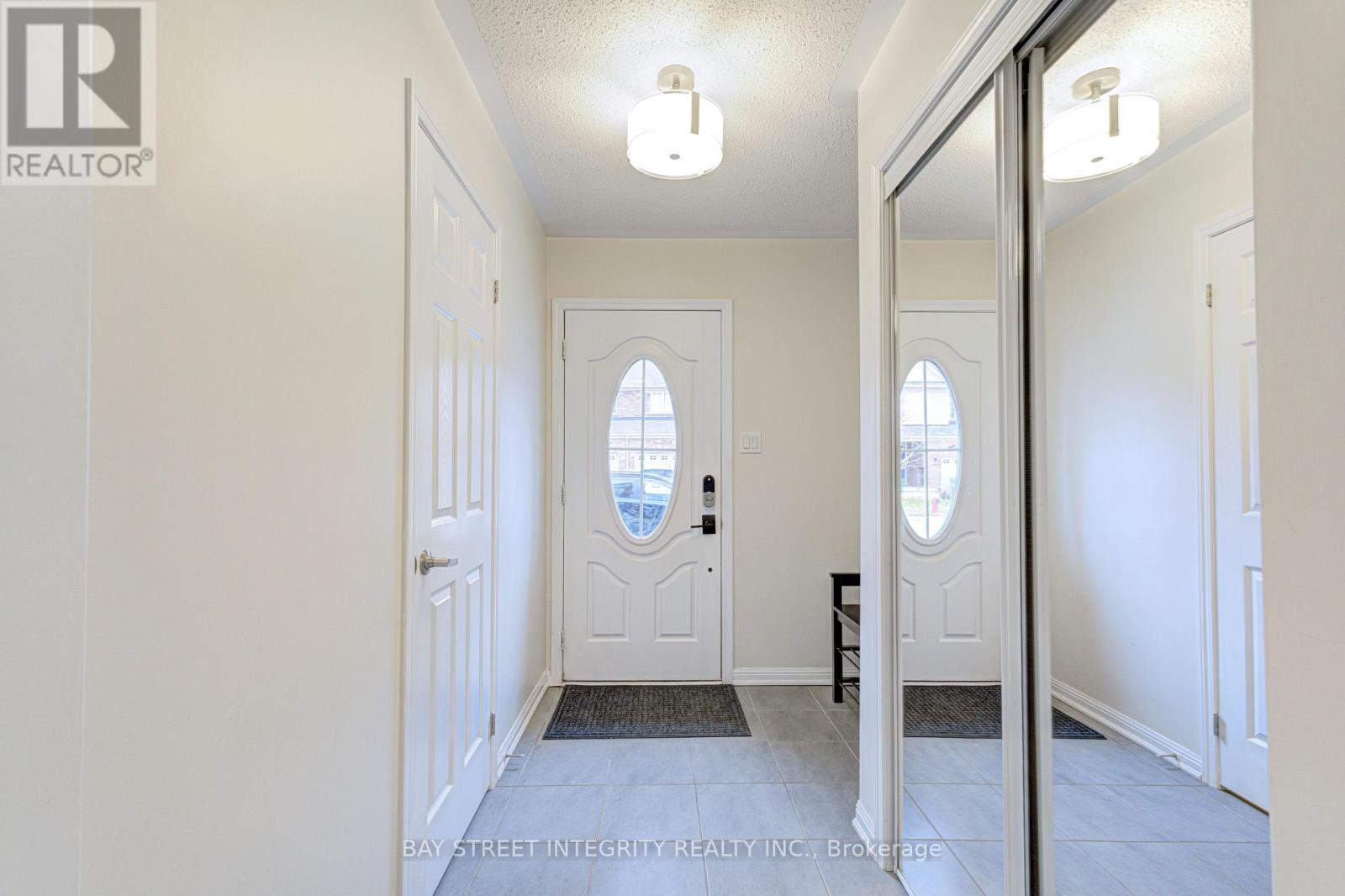 1033 Stemman Place, Milton, Ontario  L9T 8R1 - Photo 2 - W12699846