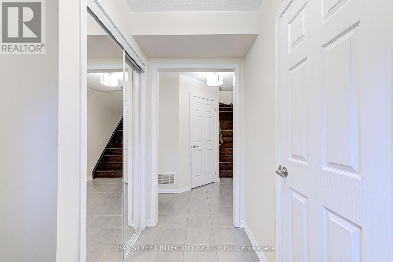 1033 Stemman Place, Milton, Ontario  L9T 8R1 - Photo 3 - W12699846