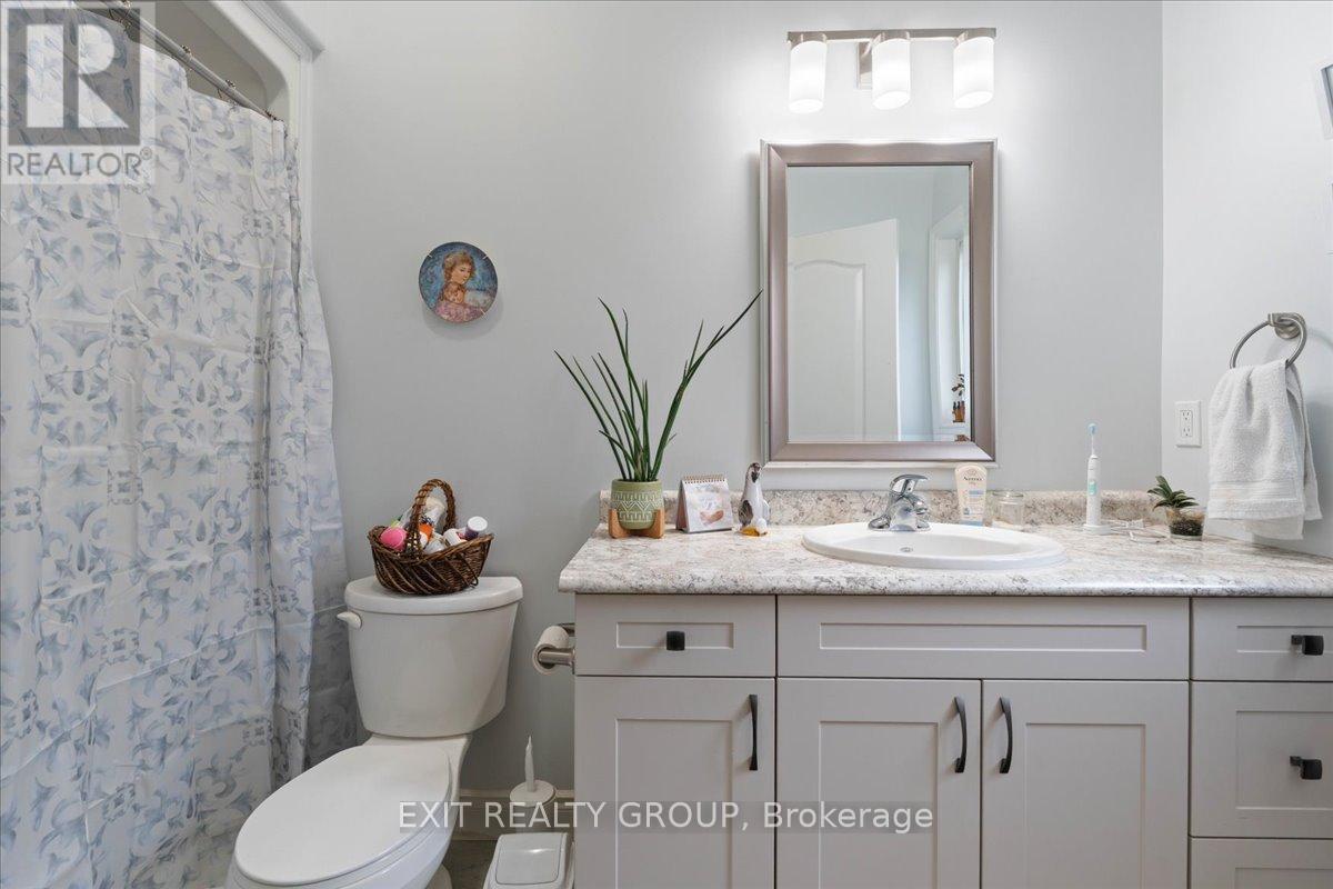 35 Ledgerock Court, Quinte West, Ontario  K8R 0A1 - Photo 22 - X12699904