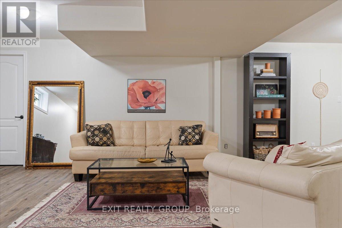 35 Ledgerock Court, Quinte West, Ontario  K8R 0A1 - Photo 27 - X12699904