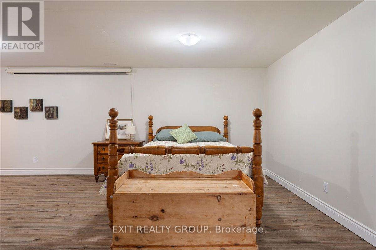 35 Ledgerock Court, Quinte West, Ontario  K8R 0A1 - Photo 28 - X12699904