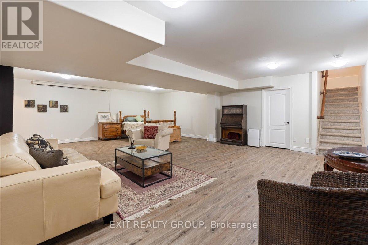 35 Ledgerock Court, Quinte West, Ontario  K8R 0A1 - Photo 35 - X12699904