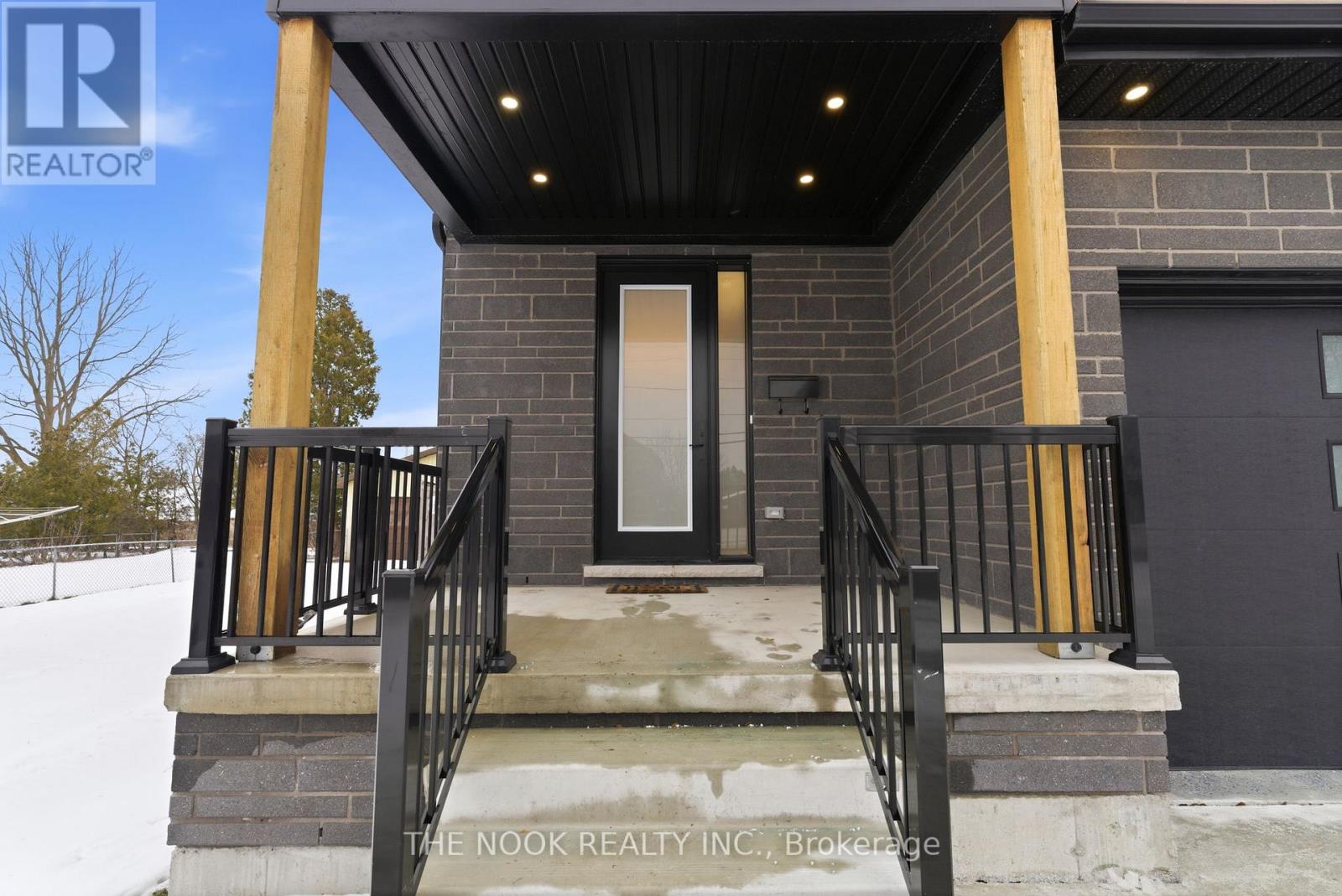 678 Otonabee Drive, Peterborough, Ontario  K9J 7P9 - Photo 3 - X12700068