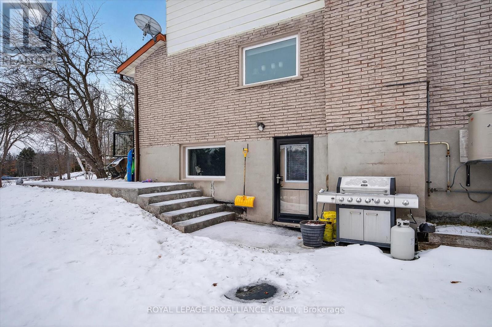9 Leanne Avenue, Otonabee-South Monaghan, Ontario  K9J 6X8 - Photo 15 - X12700096