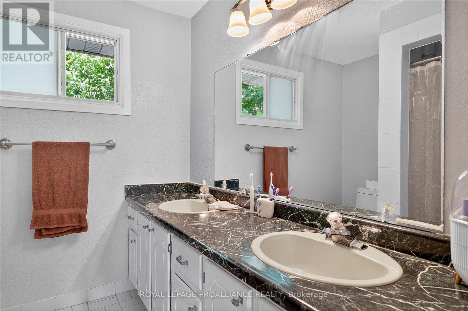 9 Leanne Avenue, Otonabee-South Monaghan, Ontario  K9J 6X8 - Photo 27 - X12700096