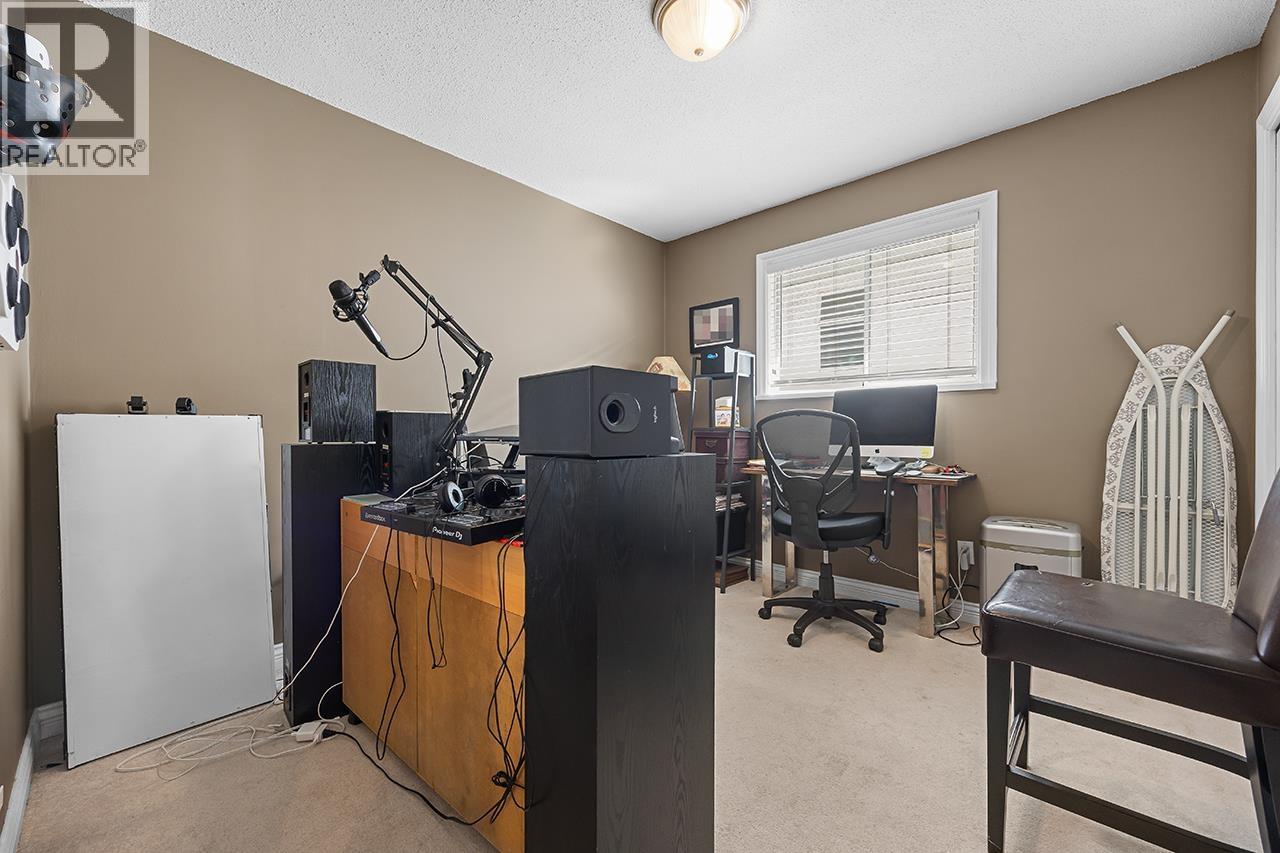 5453 Norfolk Street, Burnaby, British Columbia  V5G 1G3 - Photo 12 - R3076180