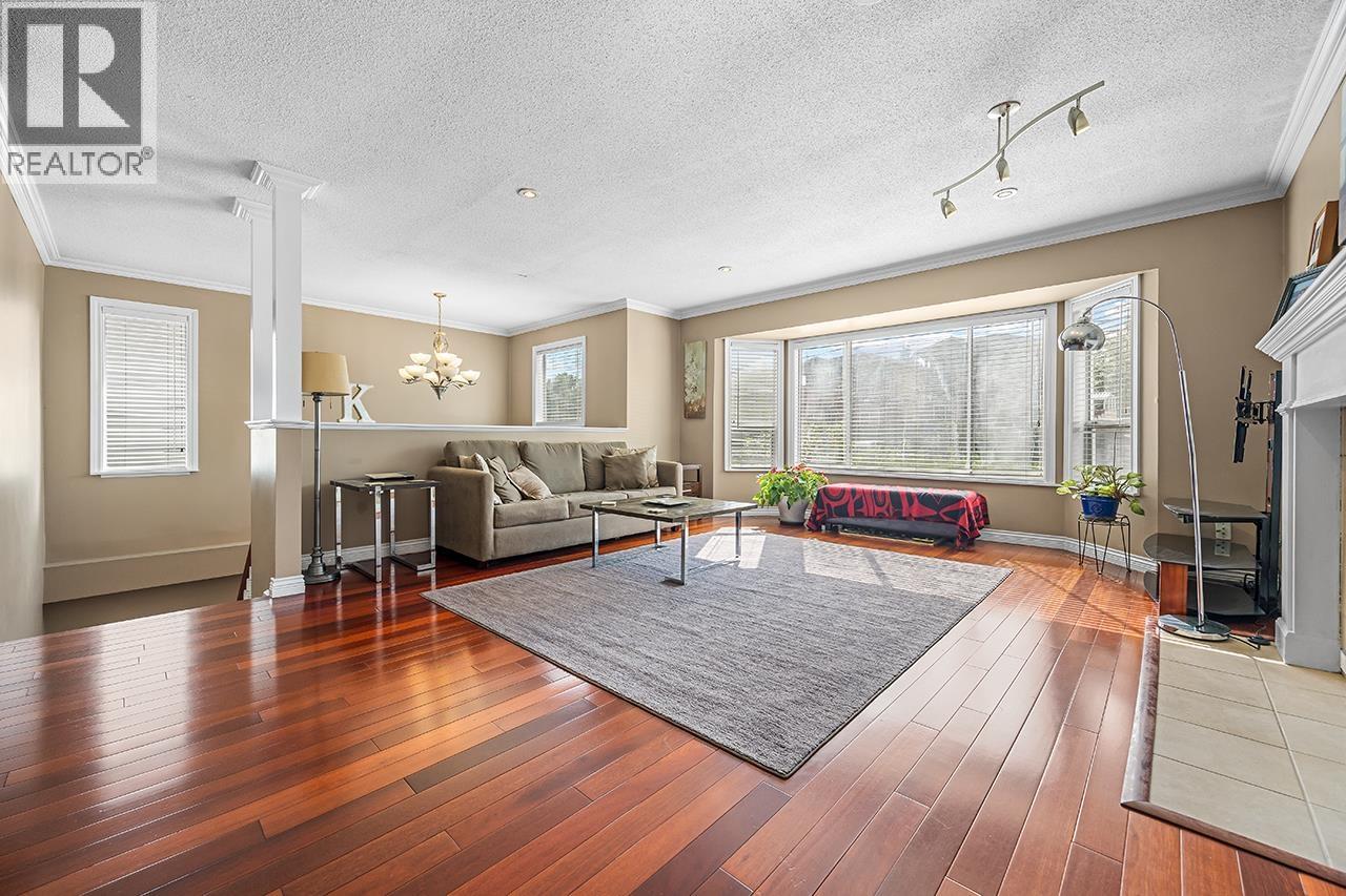 5453 Norfolk Street, Burnaby, British Columbia  V5G 1G3 - Photo 3 - R3076180