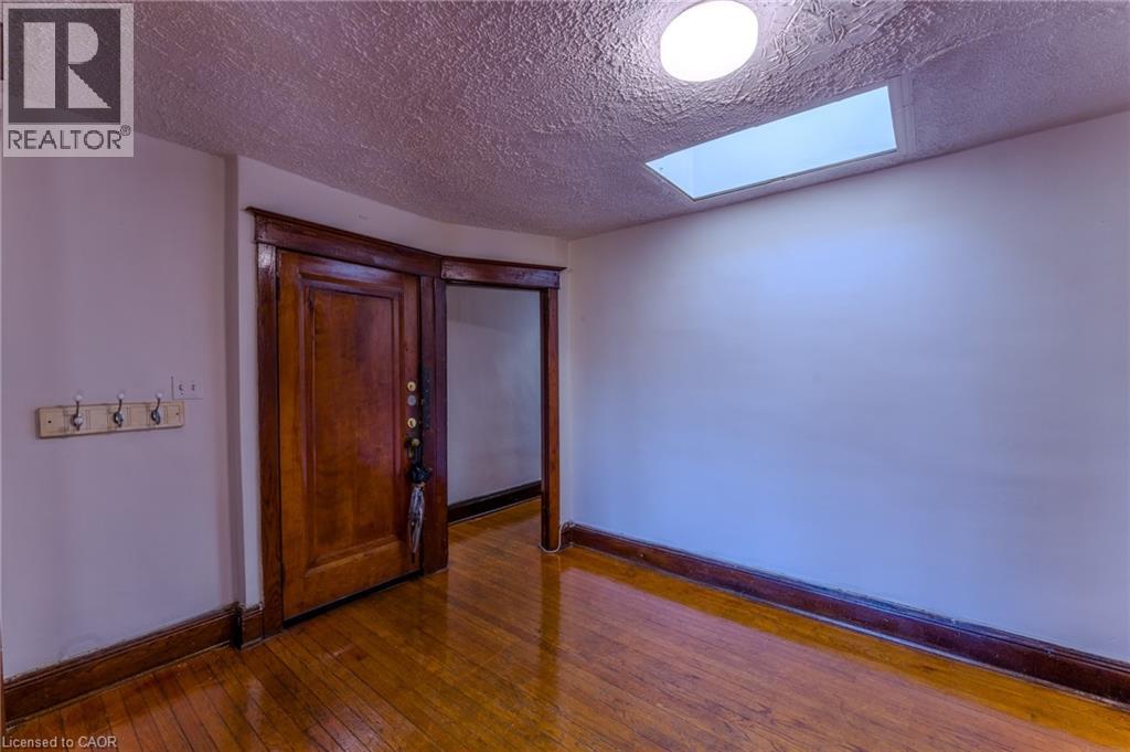 1369 Main Street E Unit# 2, Hamilton, Ontario  L8K 1B8 - Photo 4 - 40798428