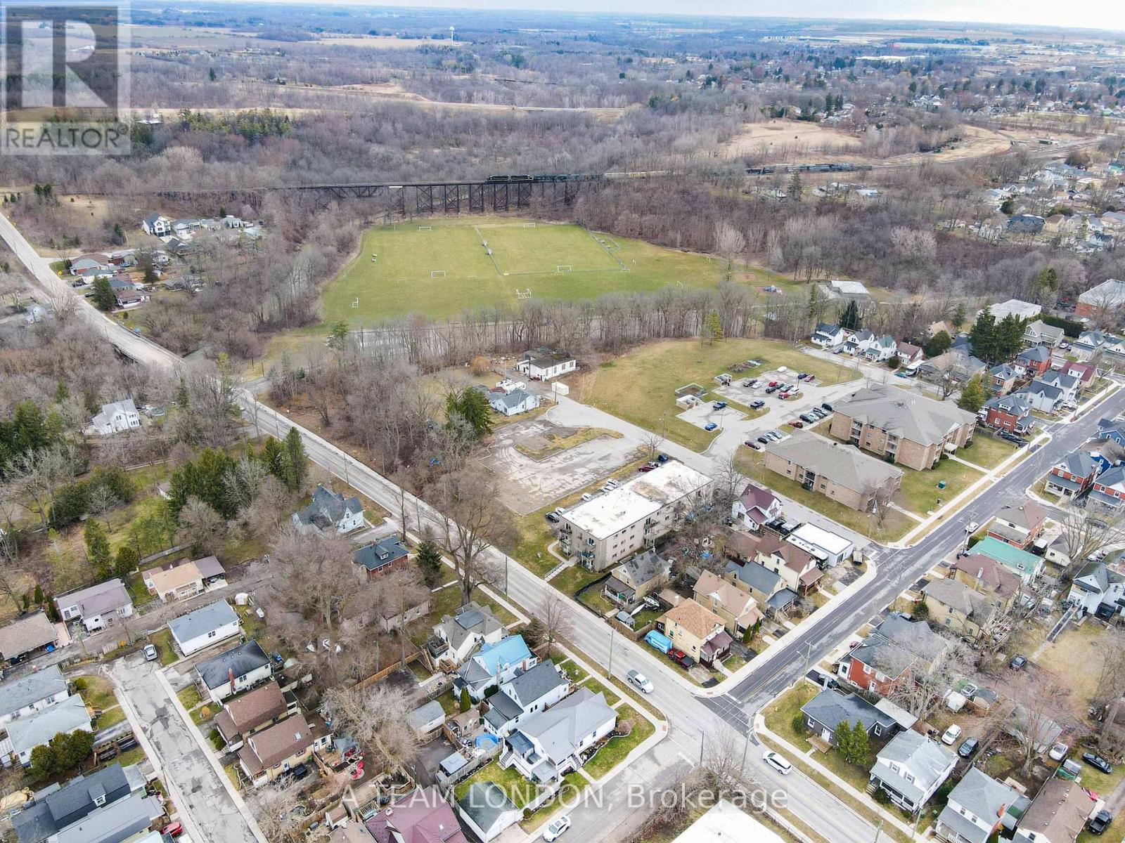 6 Pearl Street W, St. Thomas, Ontario  N5P 2N8 - Photo 9 - X12699978