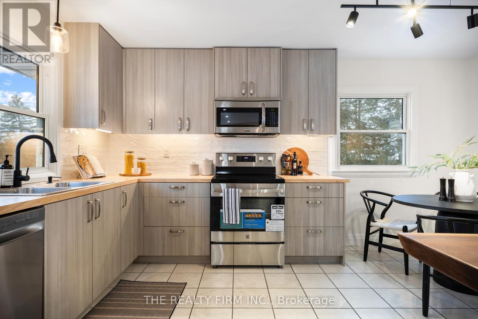 179 Valleyview Drive, Middlesex Centre, Ontario  N0L 1R0 - Photo 19 - X12700034