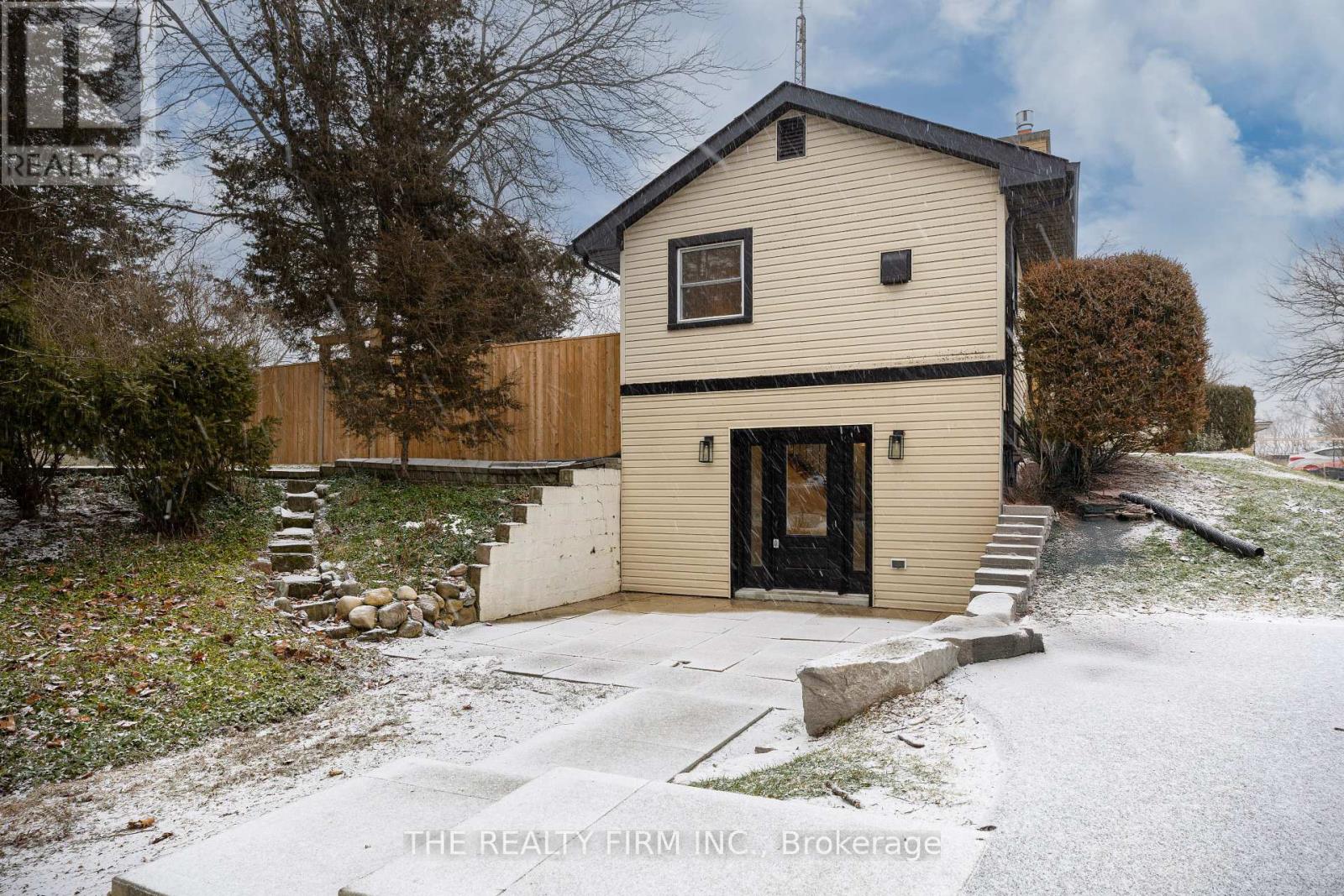 179 Valleyview Drive, Middlesex Centre, Ontario  N0L 1R0 - Photo 3 - X12700034