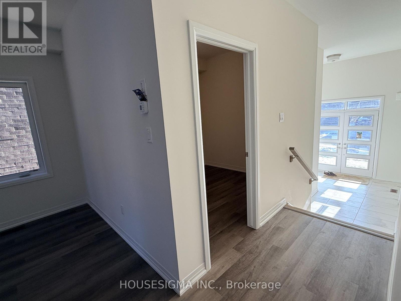 9 Sherrill Avenue, Brantford, Ontario  N3V 0C3 - Photo 5 - X12699776