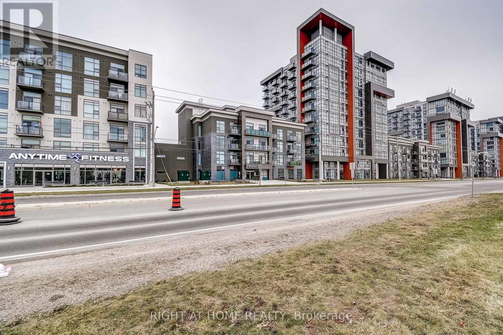 604 - 470 Dundas Street E, Hamilton, Ontario  L8B 2A6 - Photo 3 - X12699852