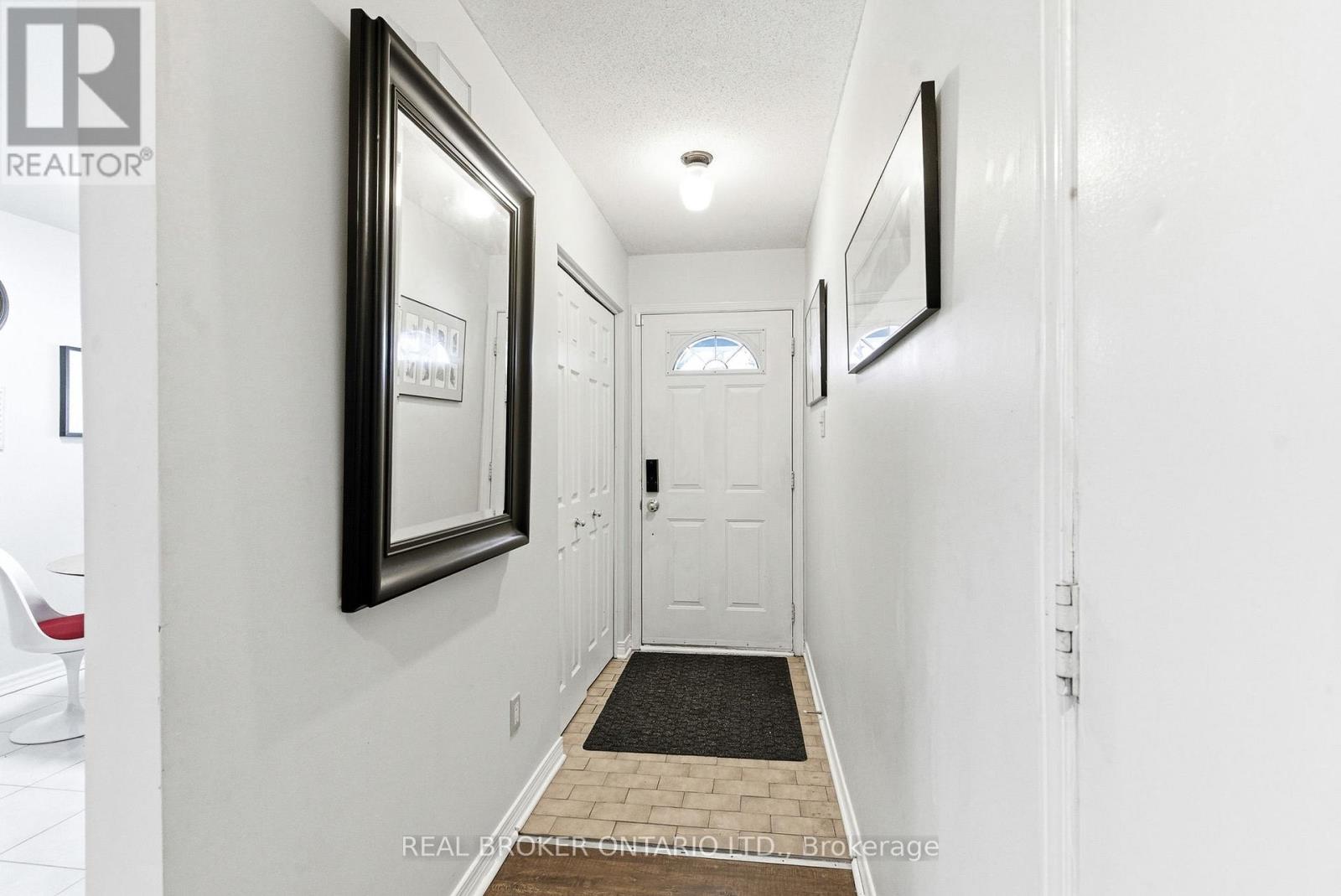 851 Rob Roy Avenue, Ottawa, Ontario  K2B 8S6 - Photo 3 - X12700050