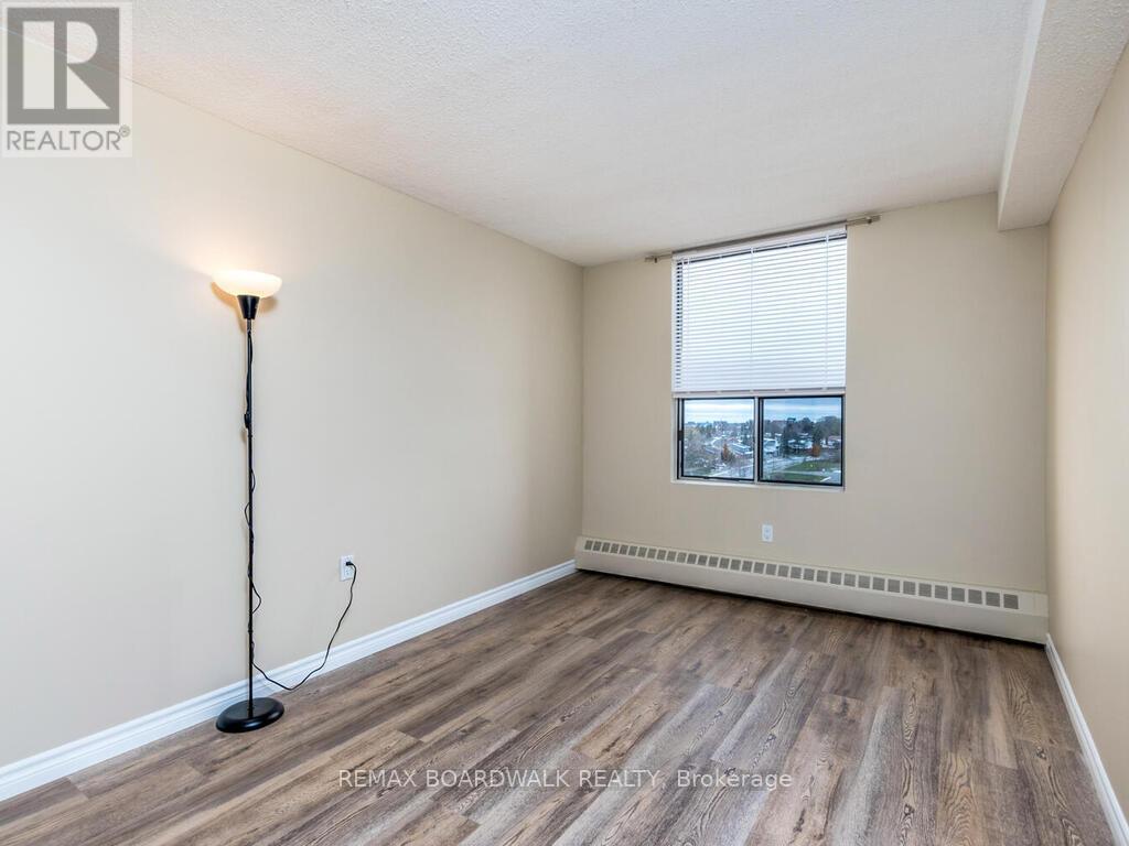 709 - 2400 Virginia Drive, Ottawa, Ontario  K1H 8L3 - Photo 14 - X12700064