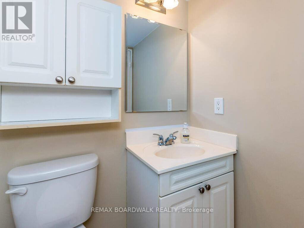 709 - 2400 Virginia Drive, Ottawa, Ontario  K1H 8L3 - Photo 16 - X12700064