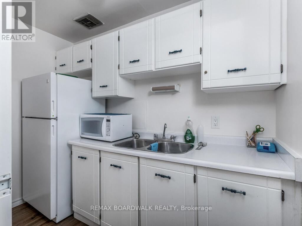 709 - 2400 Virginia Drive, Ottawa, Ontario  K1H 8L3 - Photo 24 - X12700064