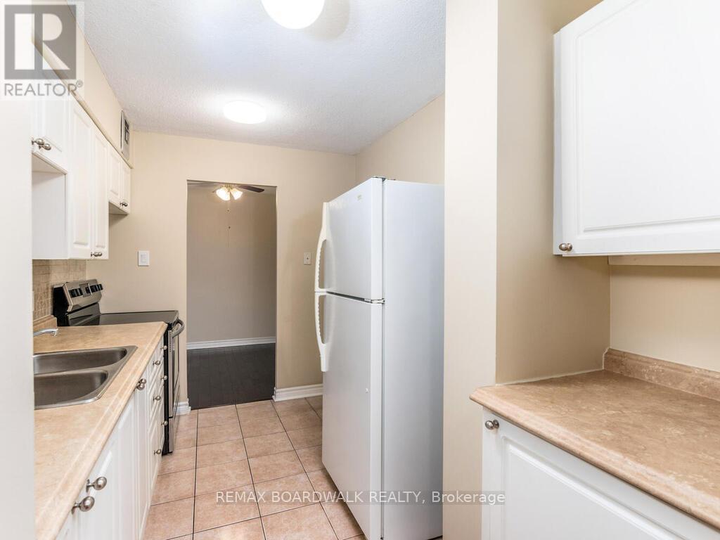 709 - 2400 Virginia Drive, Ottawa, Ontario  K1H 8L3 - Photo 9 - X12700064