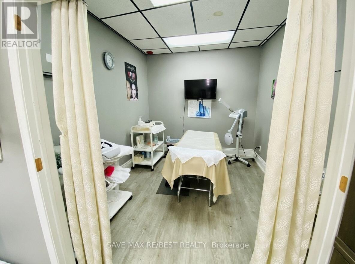 C - 210 Samuelson Street, Cambridge, Ontario  N1R 1K6 - Photo 5 - X12686786