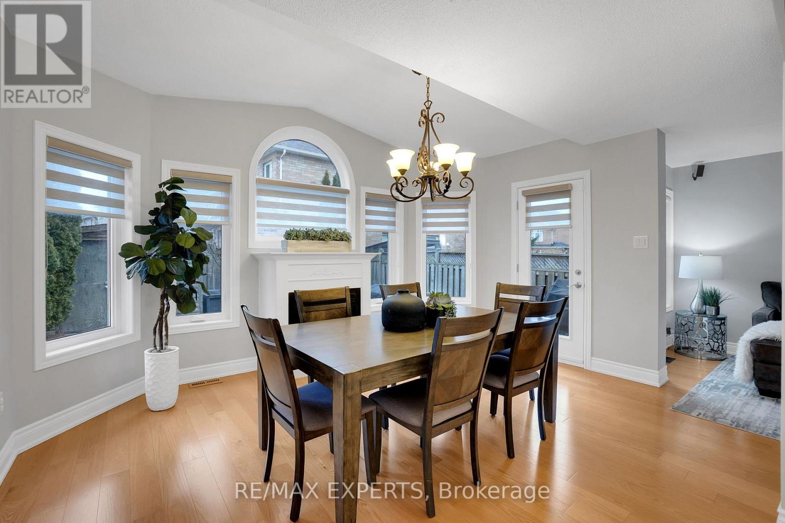 118 Kayla Crescent, Vaughan, Ontario  L6A 3P4 - Photo 9 - N12699528