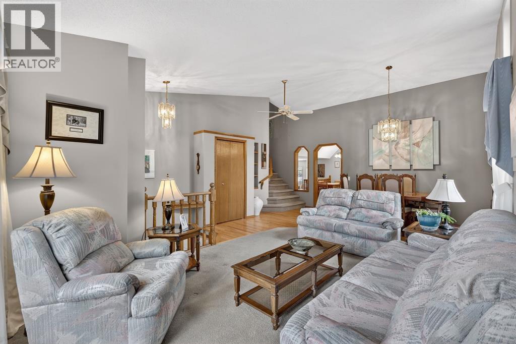 311 Douglasbank Drive Se, Calgary, Alberta  T2Z 2C7 - Photo 6 - A2277070