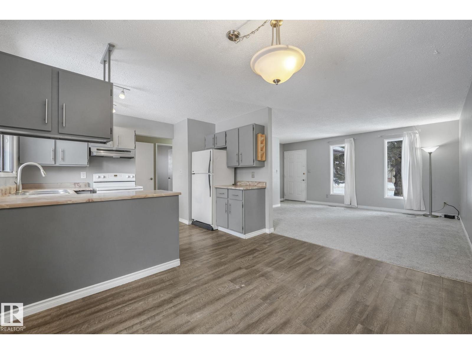 6411 12 Av Nw, Edmonton, Alberta  T6L 2G3 - Photo 10 - E4470152