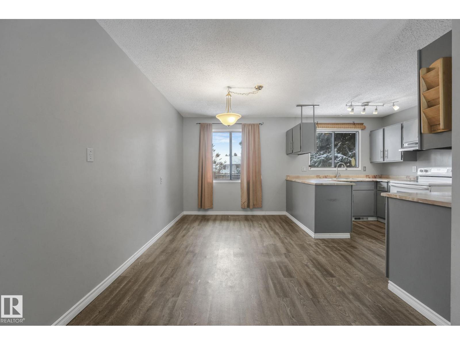 6411 12 Av Nw, Edmonton, Alberta  T6L 2G3 - Photo 11 - E4470152